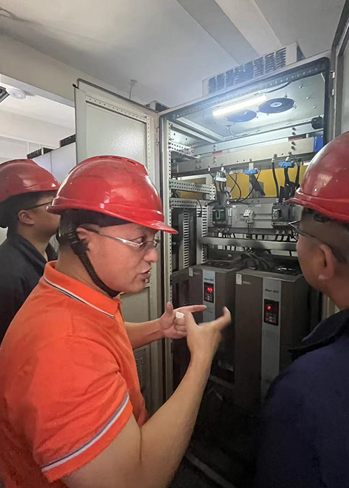 我司技術(shù)團隊赴電力控制系統(tǒng)，指導安裝調(diào)試